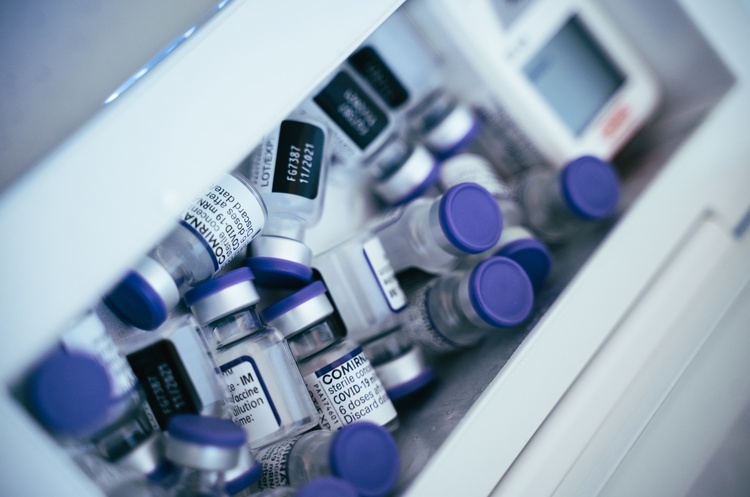 МОЗ продовжило контракт із Pfizer на постачання вакцини від COVID-19 на 2022-2023 роки МОЗ продовжило контракт із Pfizer на постачання вакцини від COVID-19 на 2022-2023 роки