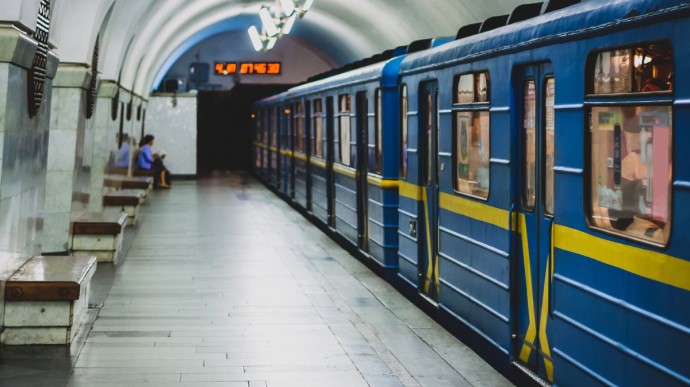У Києві обмежили рух поїздів «синьою» гілкою метро