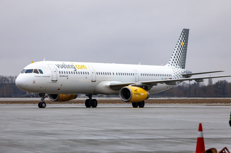Іспанський лоукостер Vueling запустив регулярні рейси між Парижем та Києвом Іспанський лоукостер Vueling запустив регулярні рейси між Парижем та Києвом
