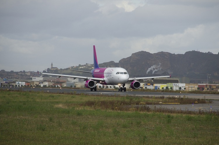 Wizz Air скасував 20 рейсів з України до березня 2022 року Wizz Air скасував 20 рейсів з України до березня 2022 року