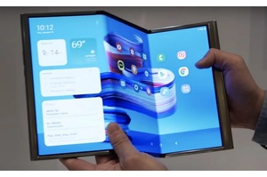 Samsung на виставці CES 2022 показала гнучкий планшет, що складається втричі