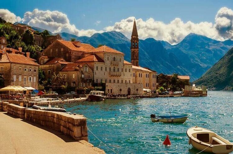 Чорногорія пом'якшила правила в'їзду для іноземних туристів