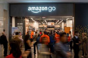 Amazon відкриє перший магазин з «розумними» примірювальними