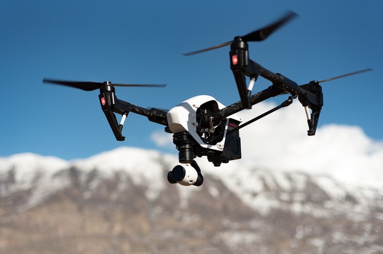 В ОАЕ заборонили польоти цивільних квадрокоптерів через атаку дронів на аеропорт