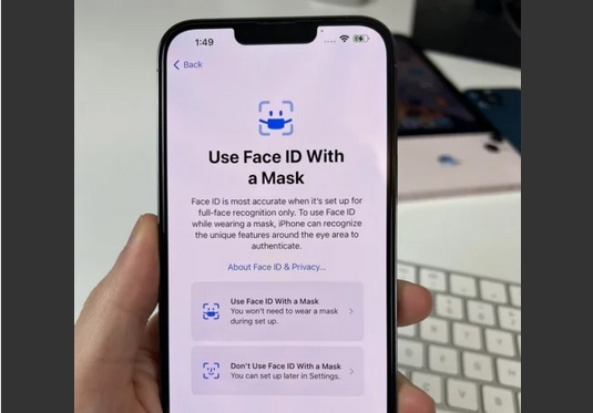 Apple додала в iOS можливість розблокувати iPhone обличчям у масці