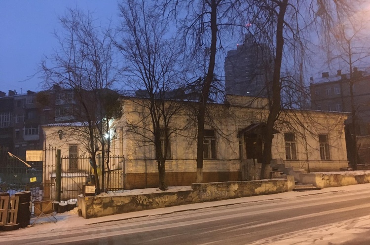 Суд наклав арешт на садибу Барбана у Києві Суд наклав арешт на садибу Барбана у Києві