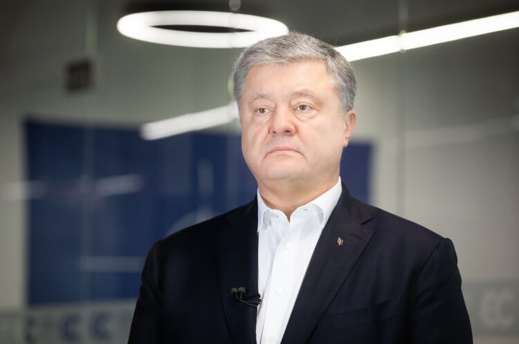 Народний депутат Петро Порошенко Порошенко прийшов на допит до ДБР та відмовився давати свідчення