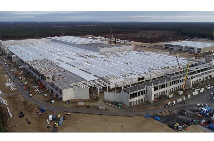 фото DR Tesla купила ділянку залізниці у Німеччині, щоб возити співробітників на роботу