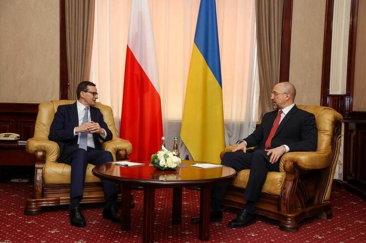 Прем'єр-міністр Польщі Матеуш Моравецький та прем'єр-міністр України Денис Шмигаль Україна та Польща обговорили будівництво нового газопроводу