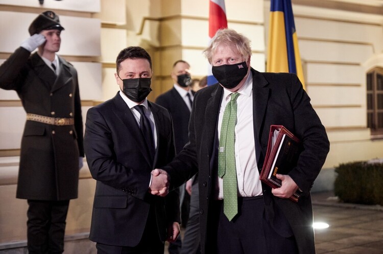 Прем'єр-міністр Великої Британії Борис Джонсон та президент України Володимир Зеленський Зеленський: Робота над створенням альянсу України, Великої Британії та Польщі вже розпочалася