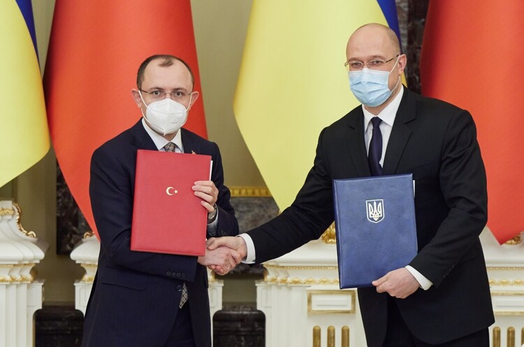 Прем'єр-міністр України Денис Шмигаль та міністр торгівлі Турецької Республіки Мехмет Муш Мінекономіки оприлюднило текст Угоди про зону вільної торгівлі із Туреччиною