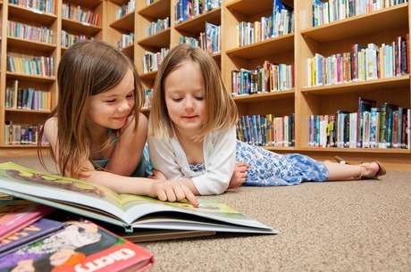 «Книга – краще гаджета»: у Києві стартувала програма допомоги дитячим бібліотекам