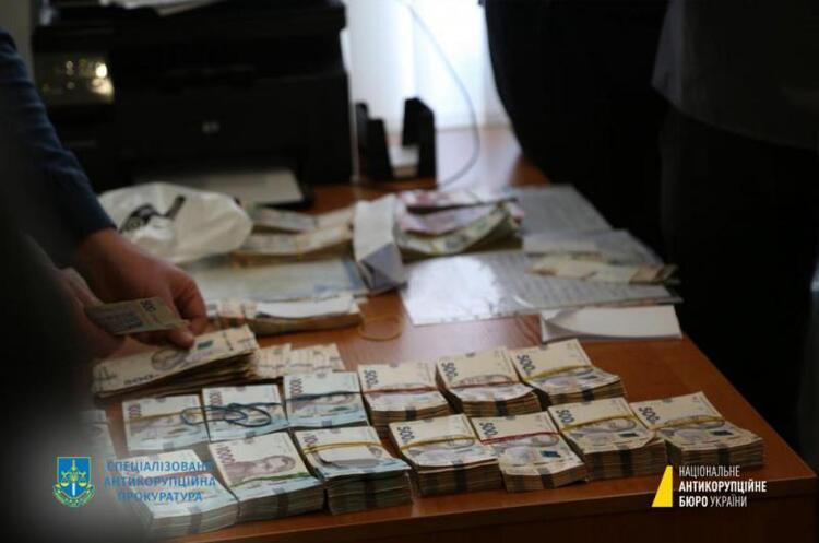 Депутата Київради викрили на одержанні 1,26 млн грн неправомірної вигоди Депутата Київради викрили на одержанні 1,26 млн грн неправомірної вигоди