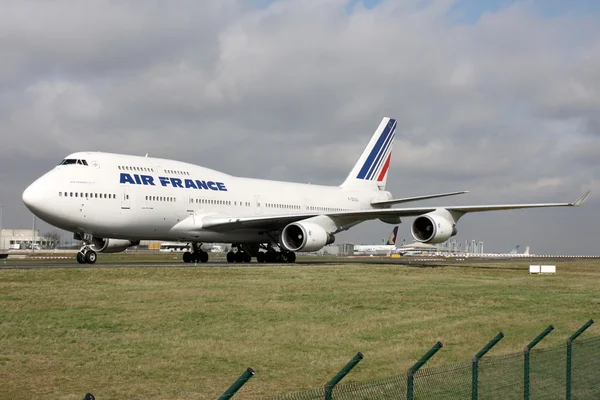 Авіакомпанії Air France та Vueling скасували рейси з Києва Авіакомпанії Air France та Vueling скасували рейси з Києва