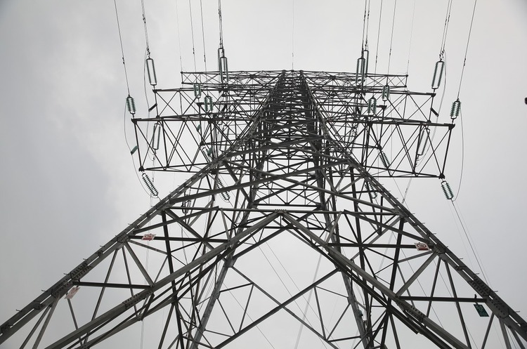 Українська енергосистема ізолювалася від РФ та РБ та працює синхронно з Молдовою Українська енергосистема ізолювалася від РФ та РБ та працює синхронно з Молдовою