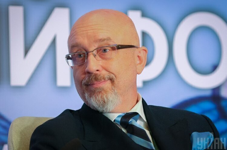 Міністр оборони Олексій Резніков Вони є очима ворога – Резніков закликав затримувати коригувальників