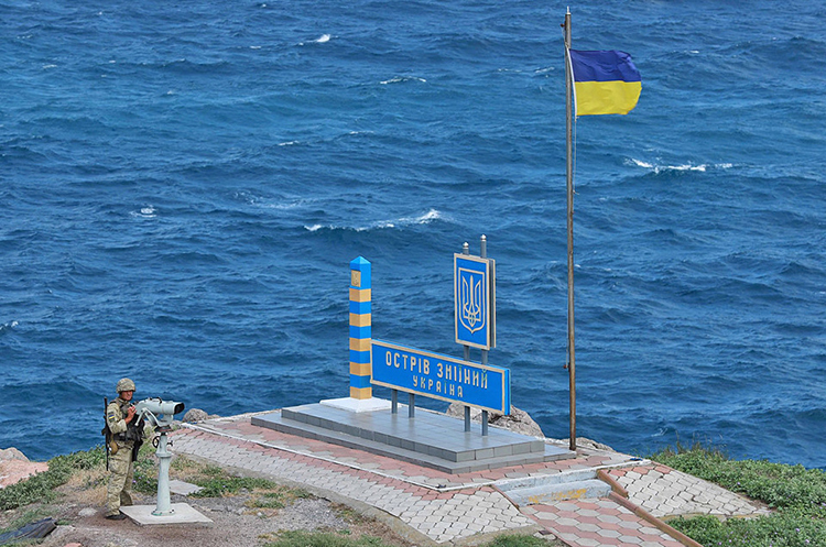 Є надія, що всі українські захисники острова Зміїний живі Є надія, що всі українські захисники острова Зміїний живі