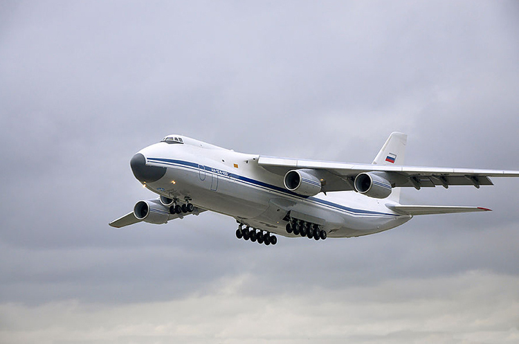 Ан-124-100 "Руслан" Російські окупанти використовують заборонені методи ведення бойових дій