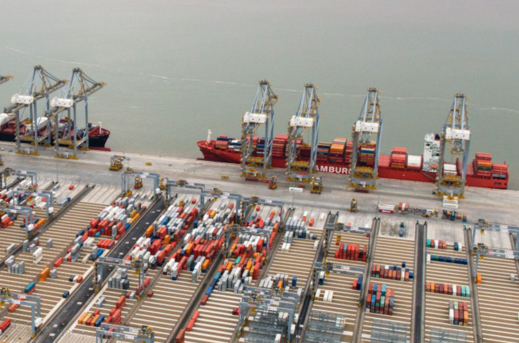 Контейнерний порт London Gateway. Британія закриє свої порти для російських суден