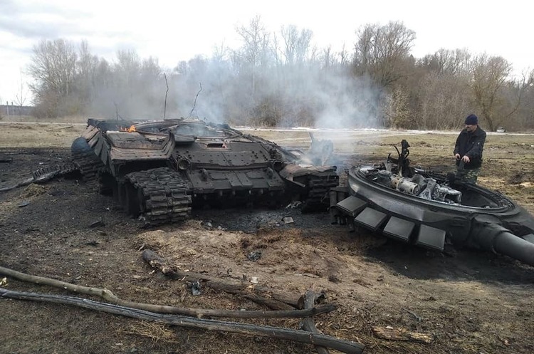ЗСУ знищили колону ворожої техніки на Сумщині ЗСУ знищили колону ворожої техніки на Сумщині