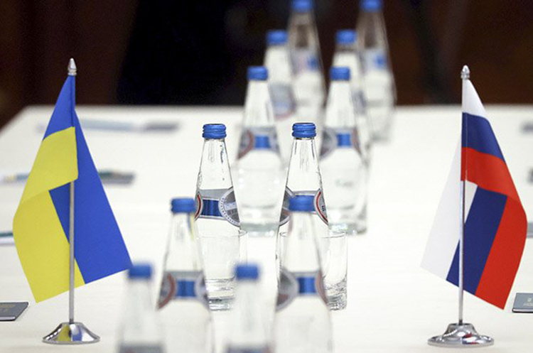 Україна на переговорах з РФ вимагатиме створення гуманітарних коридорів Україна на переговорах з РФ вимагатиме створення гуманітарних коридорів