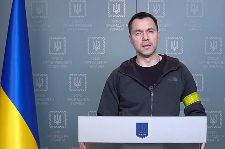 Радник керівника Офісу Президента Олексій Арестович. РФ поступово знижує вимоги. Вони вже припинили говорити про денацифікацію – Арестович