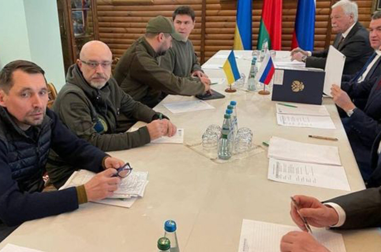ЭКСКЛЮЗИВ: На переговорах в Беларуси Россия выставила Украине ультиматум полного уничтожения, если сопротивление продолжится