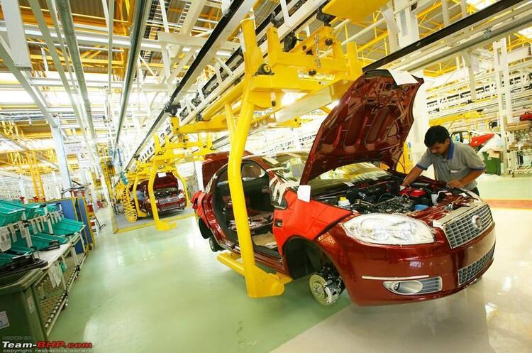 фото DR Вторгнення Росії в Україну може вдарити по автопрому – мільйони авто не зійдуть із конвеєрів