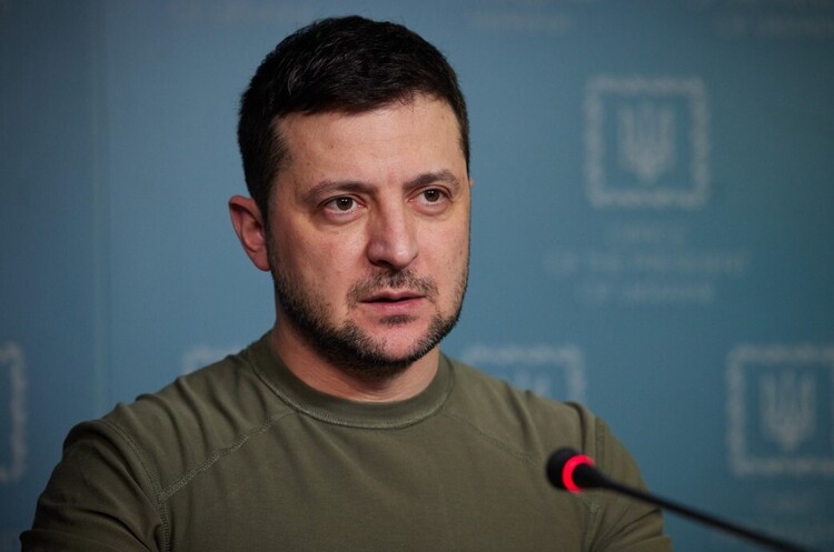 Зеленський: «Я залишаюся в Києві, на Банковій стільки, скільки потрібно, щоб перемогти»