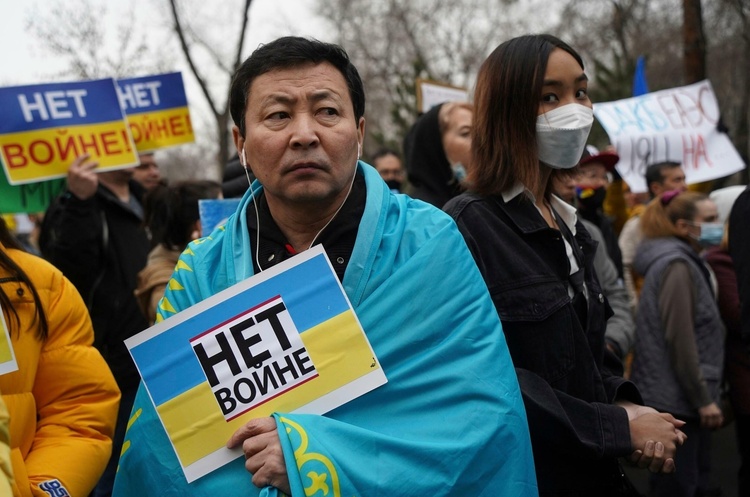 фото AP - Vladimir Tretyakov Казахстан дистанціювався від Москви та дозволив провести мітинг проти нападу росії на Україну