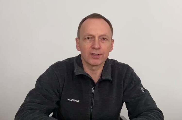 Мер Чернігова присоромив чоловіків, які виїжджають із Чернігівщини Мер Чернігова присоромив чоловіків, які виїжджають із Чернігівщини