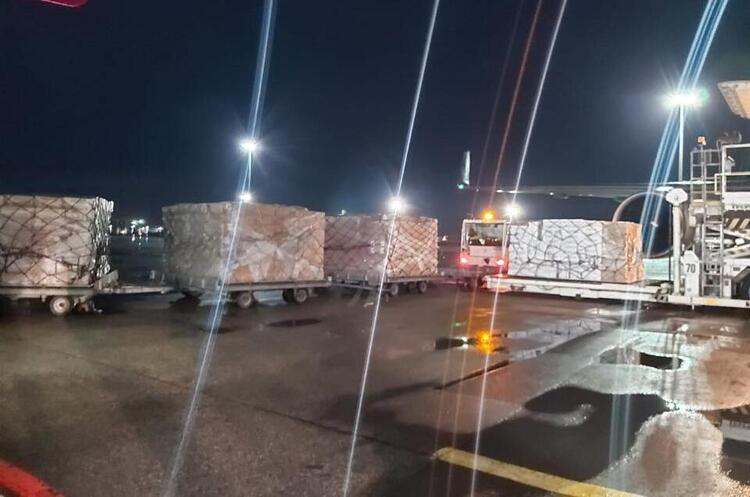 Казахстан відправляє в Україну 28 тонн гуманітарної допомоги Казахстан відправляє в Україну 28 тонн гуманітарної допомоги