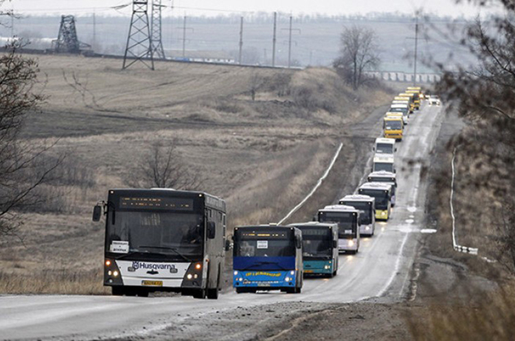 Із Маріуполя змогли виїхати понад 160 приватних авто Із Маріуполя змогли виїхати понад 160 приватних авто