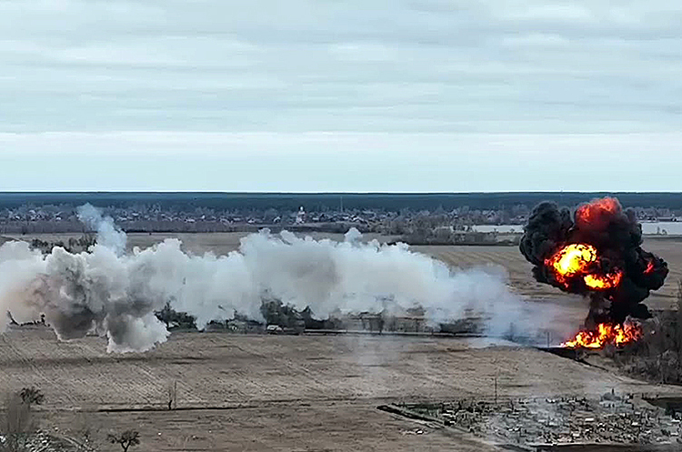 Ліквідовано три ворожі винищувачі Ліквідовано три ворожі винищувачі