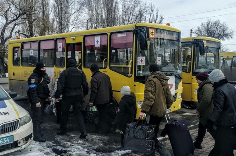 Із прифронтових населених пунктів евакуювали ще 209 жителів Донеччини Із прифронтових населених пунктів евакуювали ще 209 жителів Донеччини
