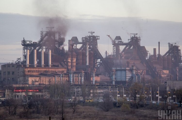 Металургійний комбінат «Азовсталь» Металургійний комбінат "Азовсталь" в Маріуполі (Донецька область), 14 листопада 2017 р. «Азовсталь» практично знищена, зараз ідуть бої – Денисенко