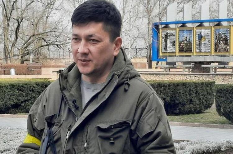 У Миколаєві окупанти вдарили ракетами по сплячих солдатах У Миколаєві окупанти вдарили ракетами по сплячих солдатах