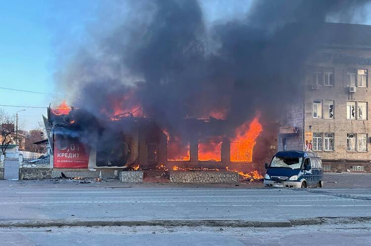Семеро загиблих та п’ять поранених в результаті мінометного удару по Макарову Семеро загиблих та п’ять поранених в результаті мінометного удару по Макарову