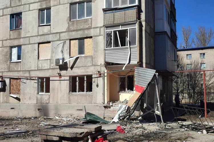 У Торецьку окупант пошкодив братську могилу воїнів, що полягли у боях із нацистами У Торецьку окупант пошкодив братську могилу воїнів, що полягли у боях із нацистами