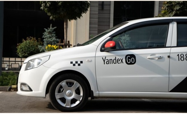 У Латвії заблокували російський сервіс таксі Yandex Go