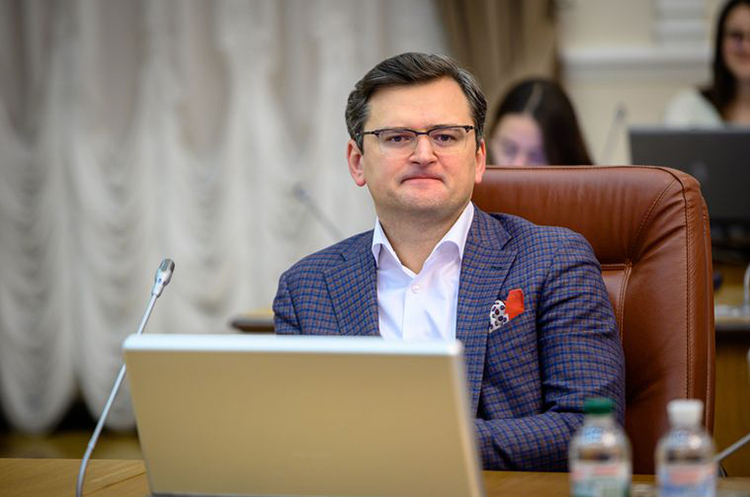 Міністр закордонних справ України Дмитро Кулеба. Як світ підтримав Україну на 27 день війни: фінансові та дипломатичні кроки до ізоляції рф останньої доби