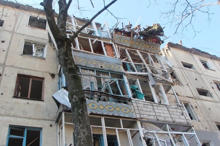 Російські війська обстріляли ракетами найбільш густонаселений мікрорайон Охтирки Російські війська обстріляли ракетами найбільш густонаселений мікрорайон Охтирки