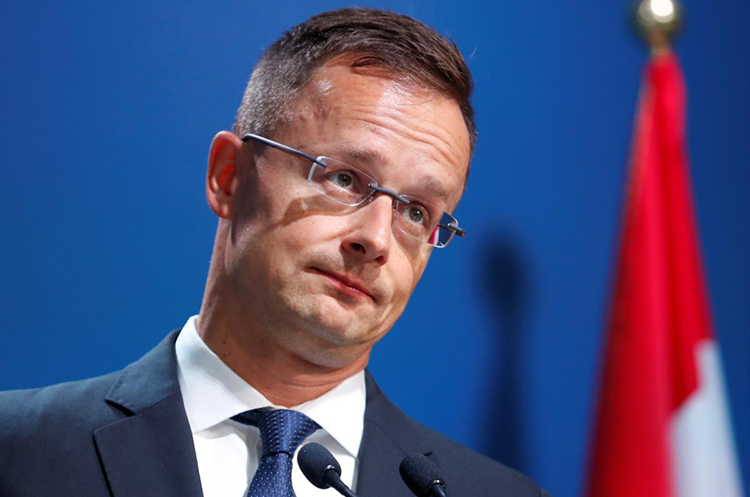 Міністр закордонних справ Угорщини Петер Сіярто. Угорщина не відмовиться від російського газу й нафти та не дозволить постачання зброї Україні через свою територію