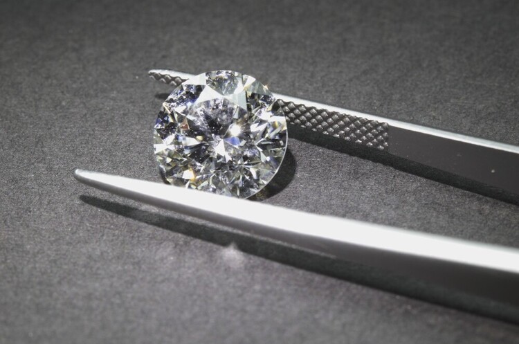 Tiffany&amp;Co не буде купувати алмази напряму у рф