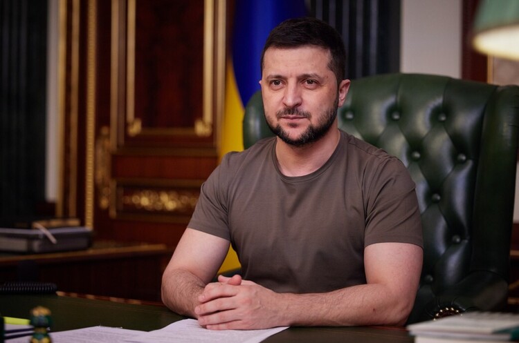 Зеленський: Може, й міністр оборони росії захотів відвідати Чорнобаївку Зеленський: Може, й міністр оборони росії захотів відвідати Чорнобаївку