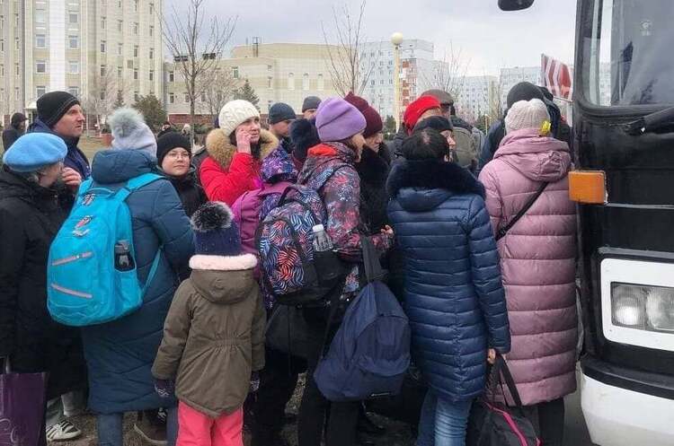 За тиждень із заблокованих міст евакуювали 37 606 людей — Верещук За тиждень із заблокованих міст евакуювали 37 606 людей — Верещук