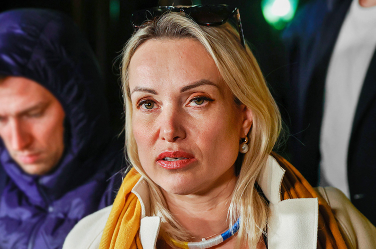 "Heroic Peacemaker" Ovsyannikova works for the putin regime
