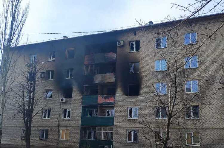 Загарбники обстріляли фосфорними снарядами Мар’їнку Загарбники обстріляли фосфорними снарядами Мар’їнку