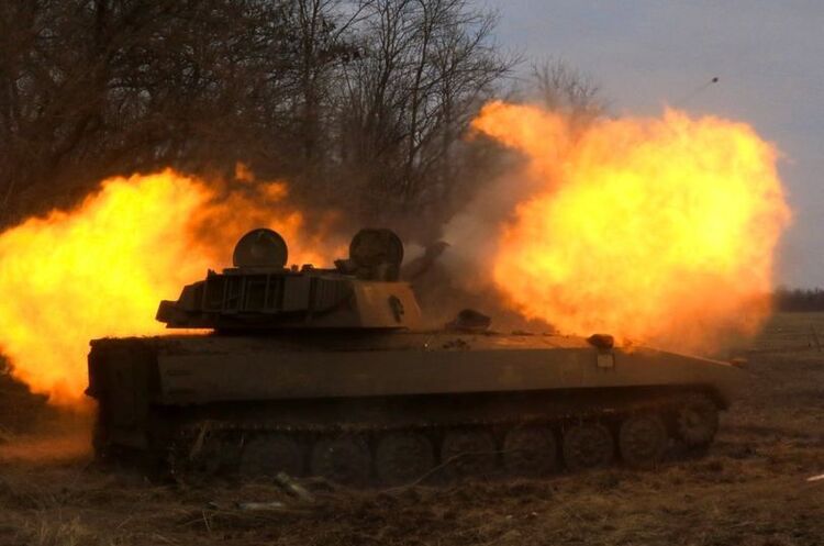 У зоні ООС українські захисники успішно відбили п'ять ворожих атак У зоні ООС українські захисники успішно відбили п'ять ворожих атак