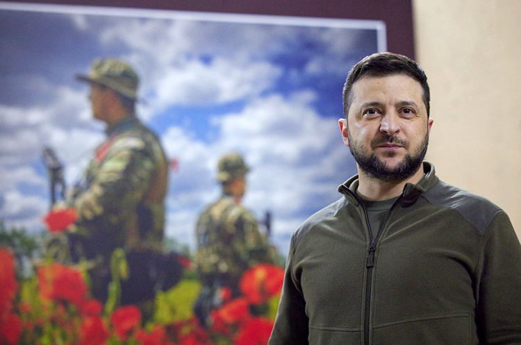 Президент Володимир Зеленський. Зеленський позбавив звання начальника управління внутрішньої безпеки СБУ та начальника херсонського управління СБУ